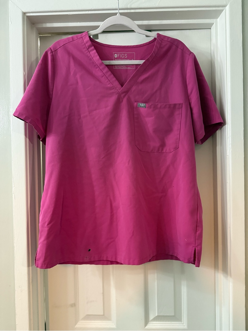 FIGS Catarina 1 pocket Scrub Top - Electric Pink
